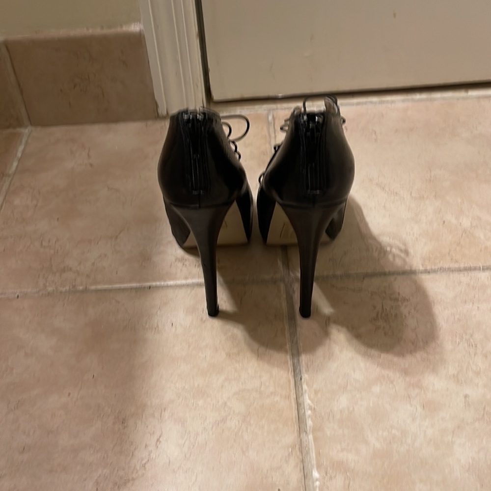 High heels - Picture 3 of 4
